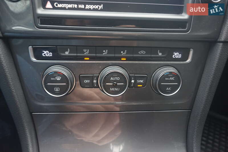 Хэтчбек Volkswagen e-Golf 2015 в Самборе