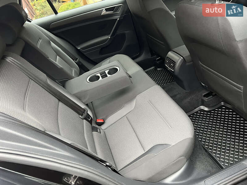 Хэтчбек Volkswagen e-Golf 2018 в Львове