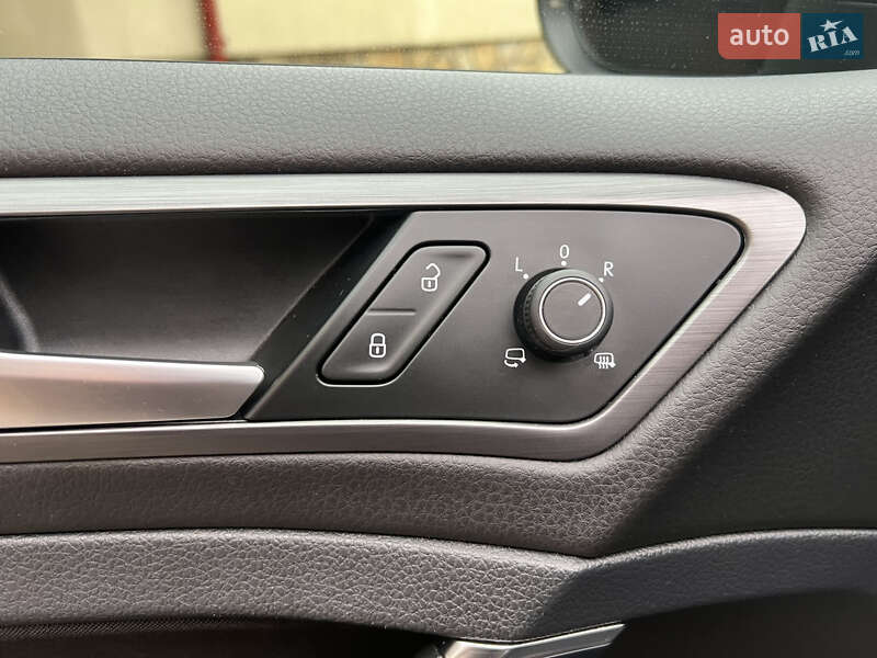 Хэтчбек Volkswagen e-Golf 2018 в Львове