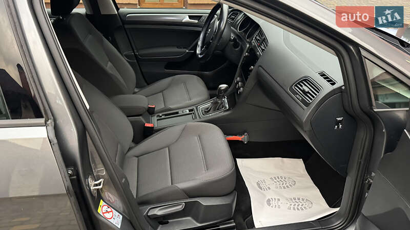 Хэтчбек Volkswagen e-Golf 2021 в Сваляве