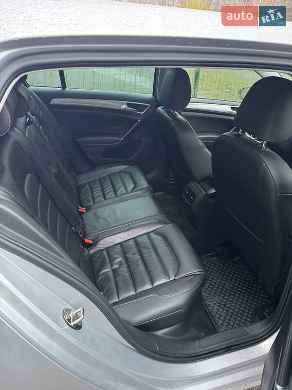 Хэтчбек Volkswagen e-Golf 2016 в Харькове