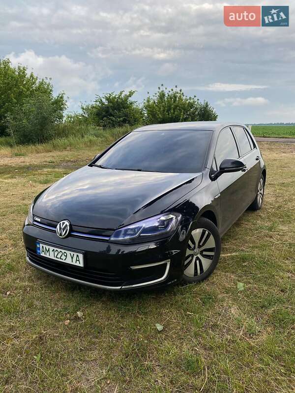 Хэтчбек Volkswagen e-Golf 2017 в Житомире