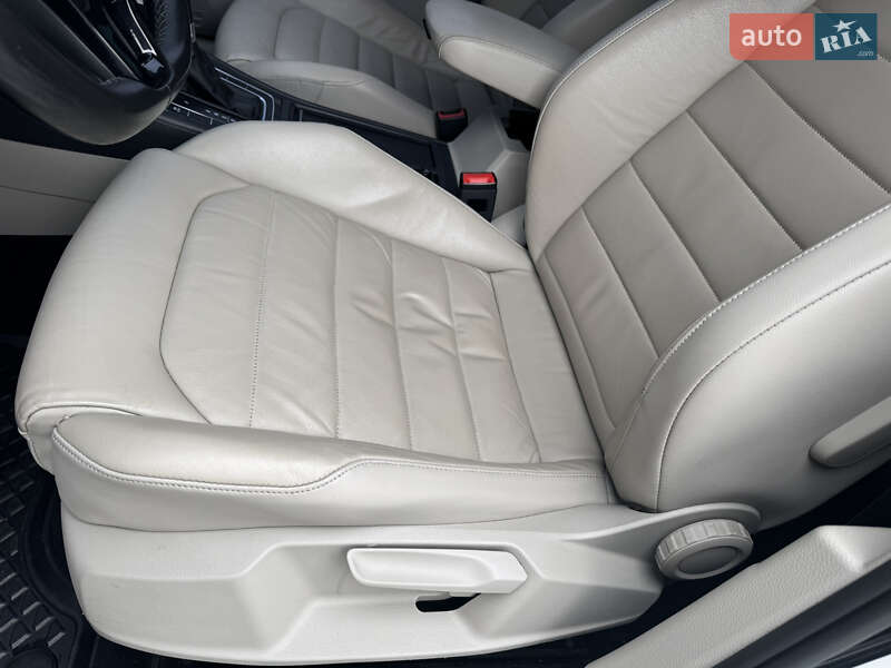 Хэтчбек Volkswagen e-Golf 2015 в Тернополе фото 51 Хэтчбек Volkswagen e-Golf 2015 в Тернополе