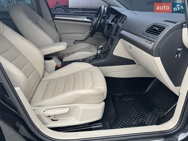 Хэтчбек Volkswagen e-Golf 2015 в Тернополе фото 57 Хэтчбек Volkswagen e-Golf 2015 в Тернополе