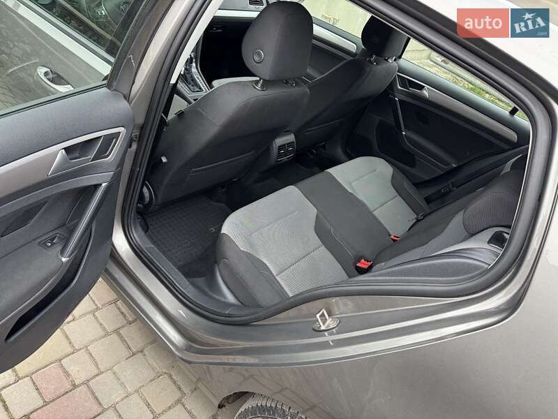 Хэтчбек Volkswagen e-Golf 2015 в Тернополе фото 8 Хэтчбек Volkswagen e-Golf 2015 в Тернополе