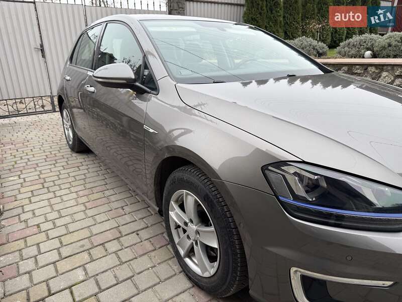 Хэтчбек Volkswagen e-Golf 2015 в Тернополе фото 18 Хэтчбек Volkswagen e-Golf 2015 в Тернополе