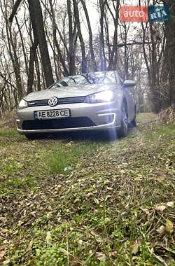 Хетчбек Volkswagen e-Golf 2015 в Дніпрі