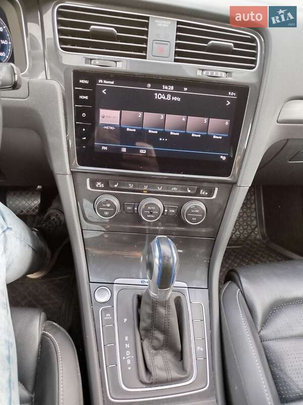 Хетчбек Volkswagen e-Golf 2019 в Луцьку фото 12 Хетчбек Volkswagen e-Golf 2019 в Луцьку