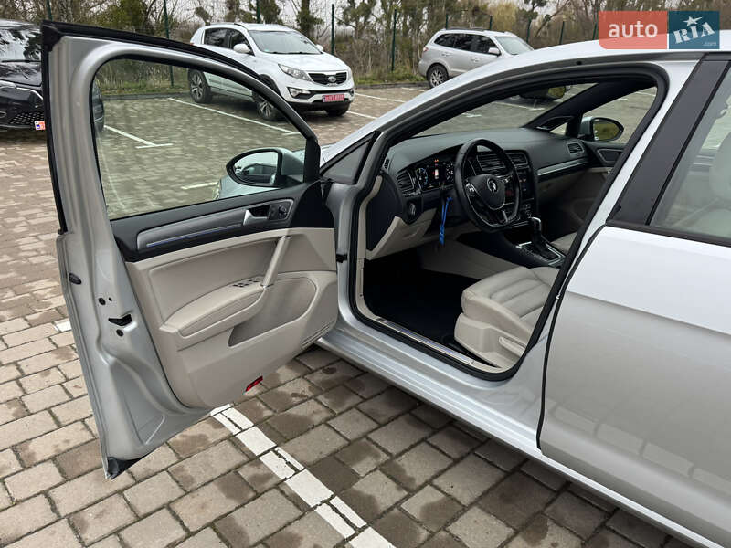 Хэтчбек Volkswagen e-Golf 2019 в Луцке