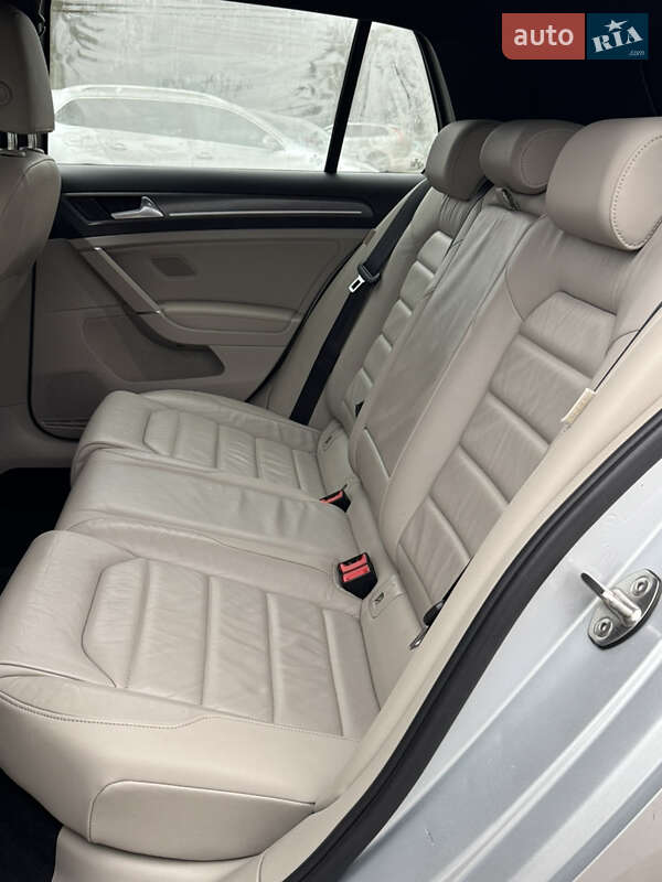 Хэтчбек Volkswagen e-Golf 2019 в Луцке