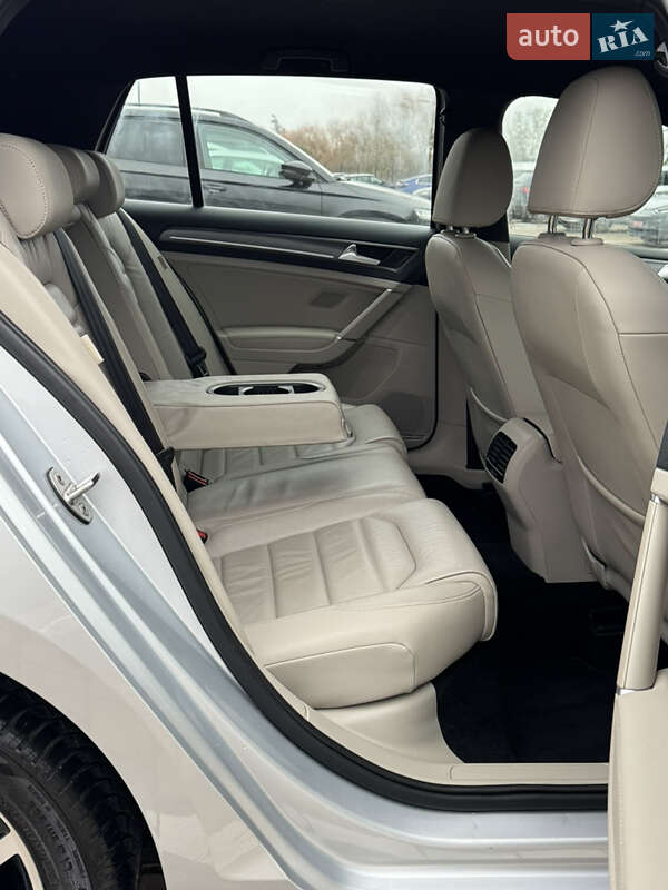 Хэтчбек Volkswagen e-Golf 2019 в Луцке