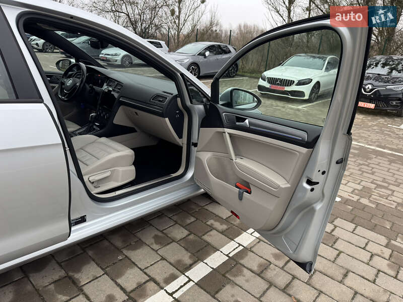 Хэтчбек Volkswagen e-Golf 2019 в Луцке