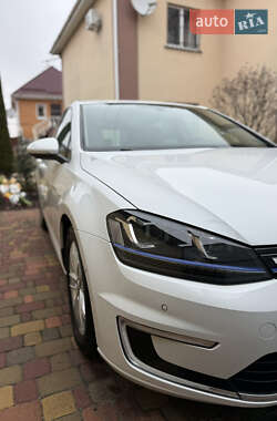Хетчбек Volkswagen e-Golf 2015 в Києві