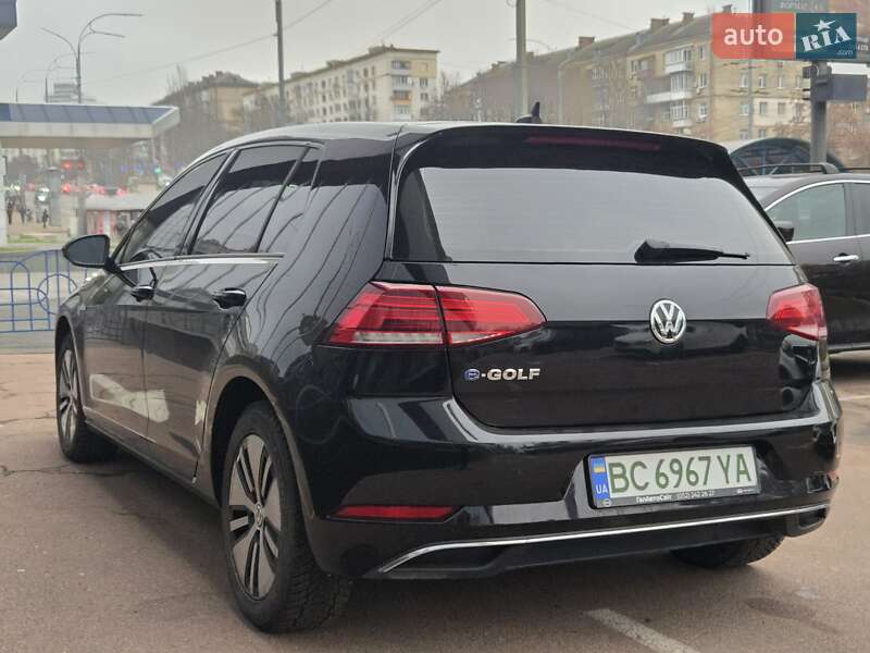 Хэтчбек Volkswagen e-Golf 2019 в Киеве
