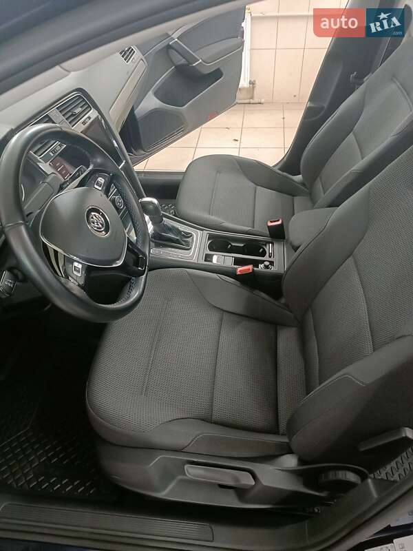 Хэтчбек Volkswagen e-Golf 2020 в Николаеве фото 19 Хэтчбек Volkswagen e-Golf 2020 в Николаеве