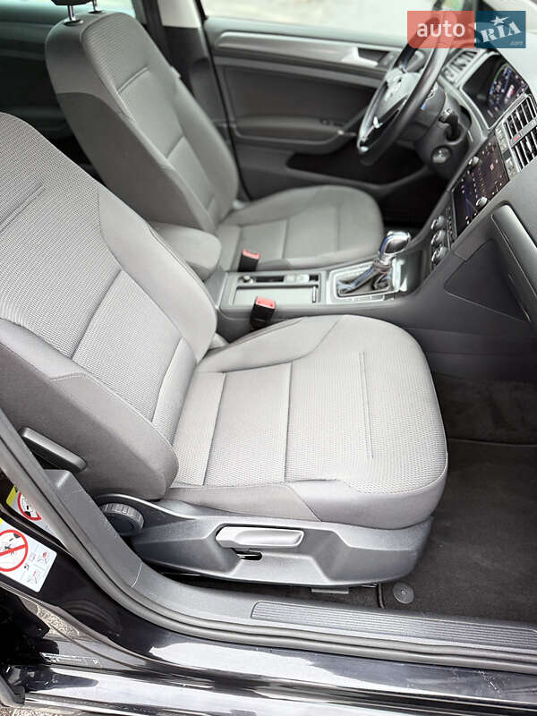 Хэтчбек Volkswagen e-Golf 2019 в Ровно