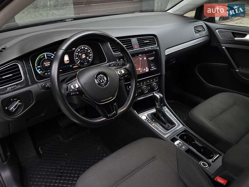 Хэтчбек Volkswagen e-Golf 2018 в Тернополе фото 25 Хэтчбек Volkswagen e-Golf 2018 в Тернополе