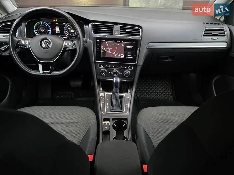 Хэтчбек Volkswagen e-Golf 2018 в Тернополе фото 29 Хэтчбек Volkswagen e-Golf 2018 в Тернополе