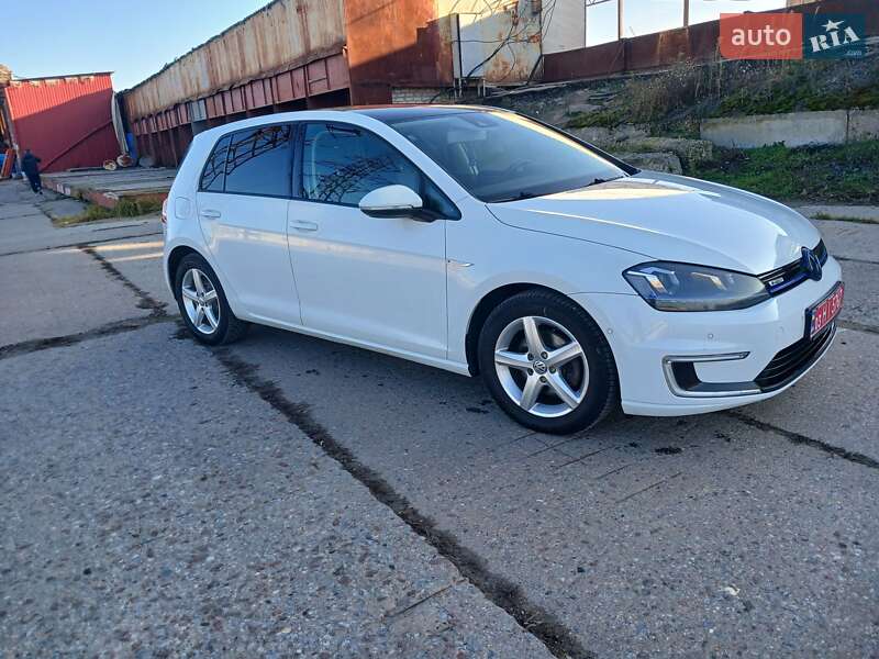 Volkswagen e-Golf 2014