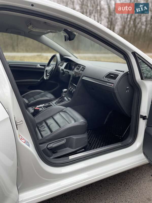 Хэтчбек Volkswagen e-Golf 2017 в Луцке фото 11 Хэтчбек Volkswagen e-Golf 2017 в Луцке