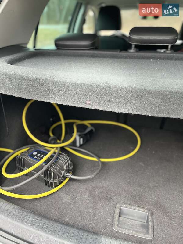 Хэтчбек Volkswagen e-Golf 2017 в Луцке фото 18 Хэтчбек Volkswagen e-Golf 2017 в Луцке