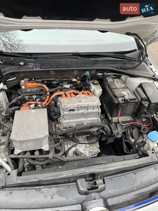 Хэтчбек Volkswagen e-Golf 2017 в Луцке фото 20 Хэтчбек Volkswagen e-Golf 2017 в Луцке