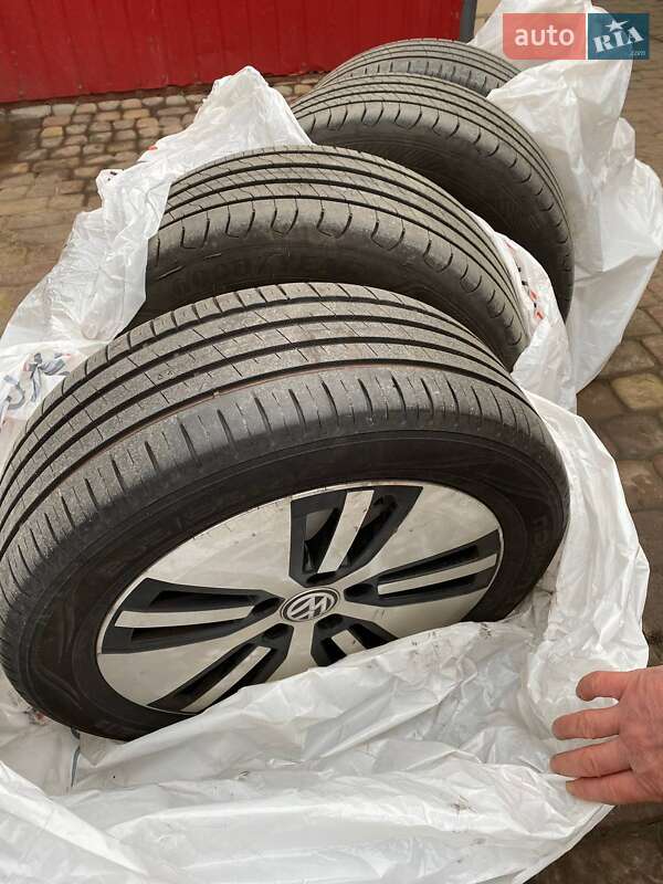 Хэтчбек Volkswagen e-Golf 2017 в Луцке фото 32 Хэтчбек Volkswagen e-Golf 2017 в Луцке