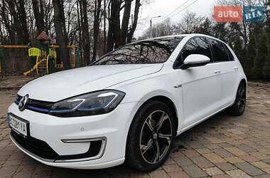 Хетчбек Volkswagen e-Golf 2017 в Городку