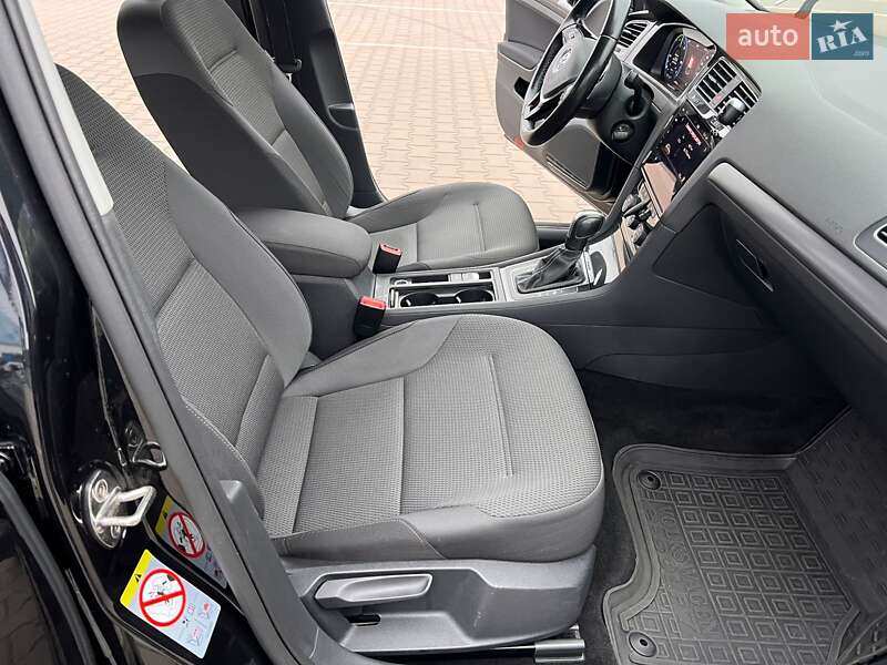 Хетчбек Volkswagen e-Golf 2020 в Києві