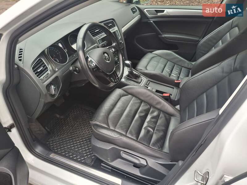 Хетчбек Volkswagen e-Golf 2015 в Полтаві фото 16 Хетчбек Volkswagen e-Golf 2015 в Полтаві