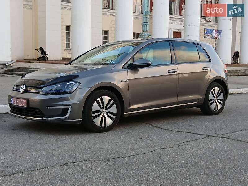 Хэтчбек Volkswagen e-Golf 2015 в Желтых Водах