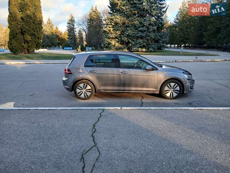 Хэтчбек Volkswagen e-Golf 2015 в Желтых Водах