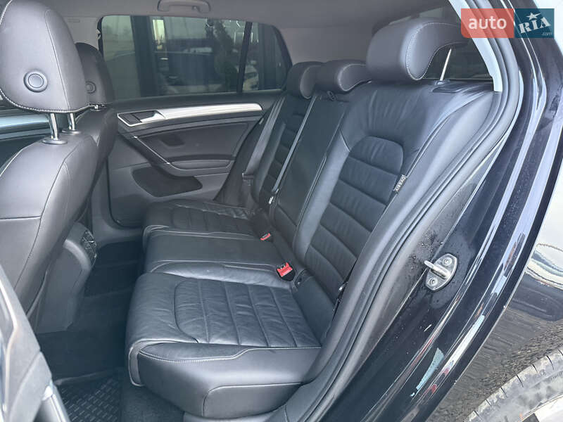 Хетчбек Volkswagen e-Golf 2015 в Луцьку