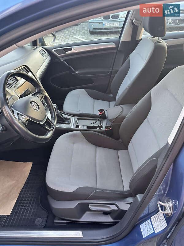 Хетчбек Volkswagen e-Golf 2014 в Чернівцях