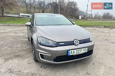 Хэтчбек Volkswagen e-Golf 2016 в Киеве