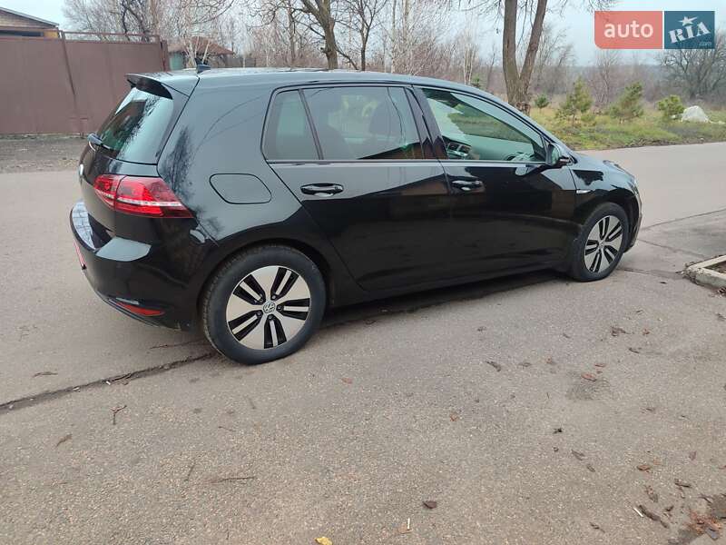 Хетчбек Volkswagen e-Golf 2016 в Кривому Розі фото 3 Хетчбек Volkswagen e-Golf 2016 в Кривому Розі