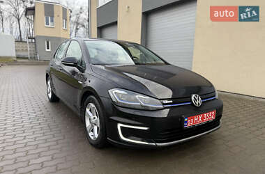 Хэтчбек Volkswagen e-Golf 2017 в Радехове
