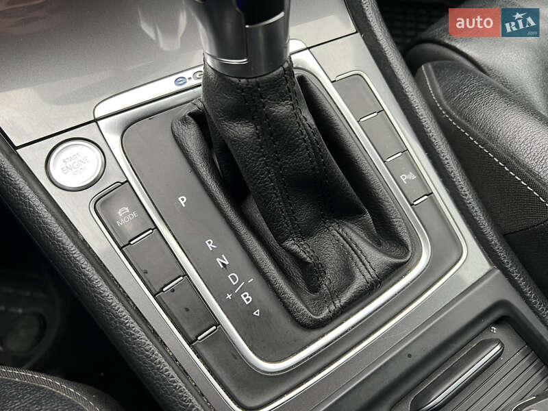 Хетчбек Volkswagen e-Golf 2016 в Львові