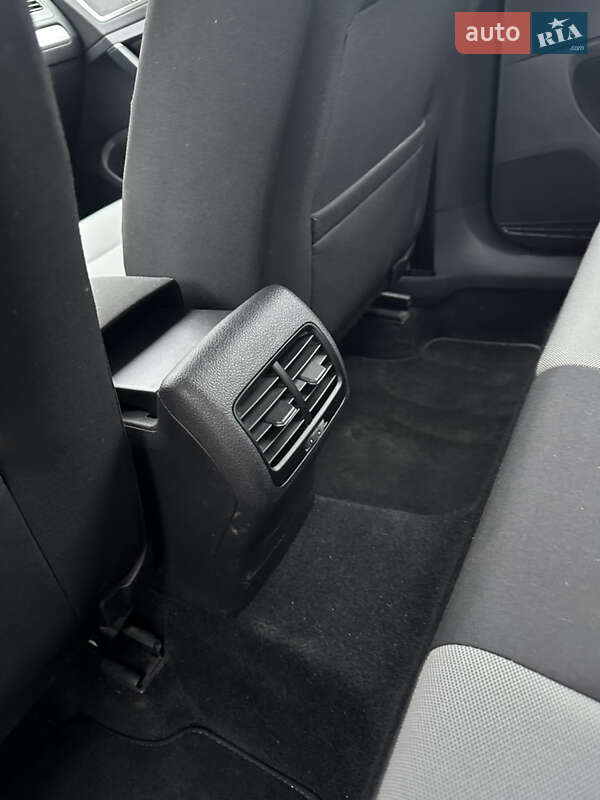 Хетчбек Volkswagen e-Golf 2014 в Тернополі фото 19 Хетчбек Volkswagen e-Golf 2014 в Тернополі