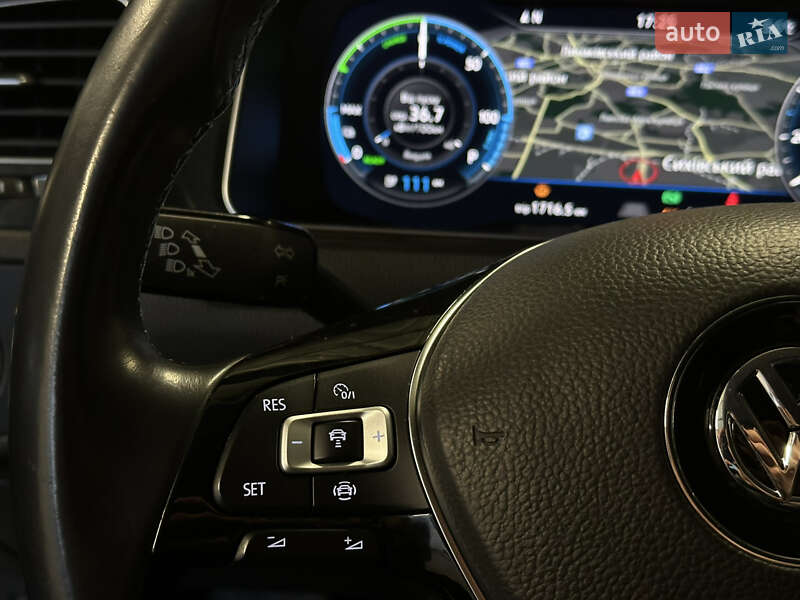 Хэтчбек Volkswagen e-Golf 2018 в Львове