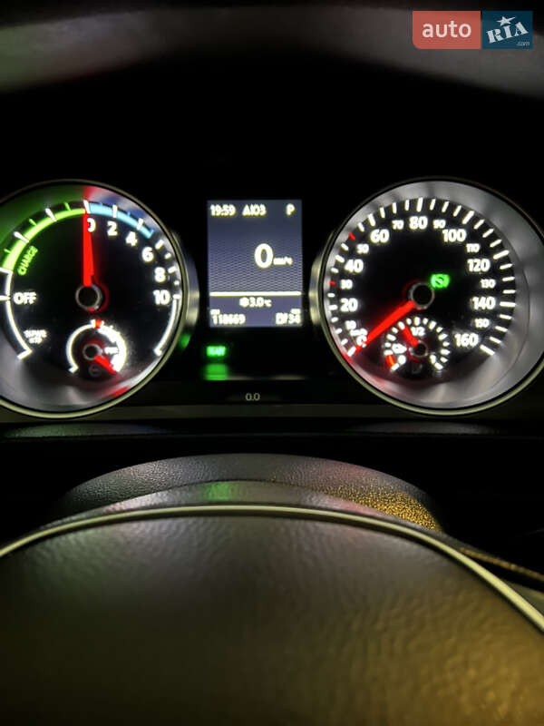 Хэтчбек Volkswagen e-Golf 2015 в Ивано-Франковске фото 5 Хэтчбек Volkswagen e-Golf 2015 в Ивано-Франковске