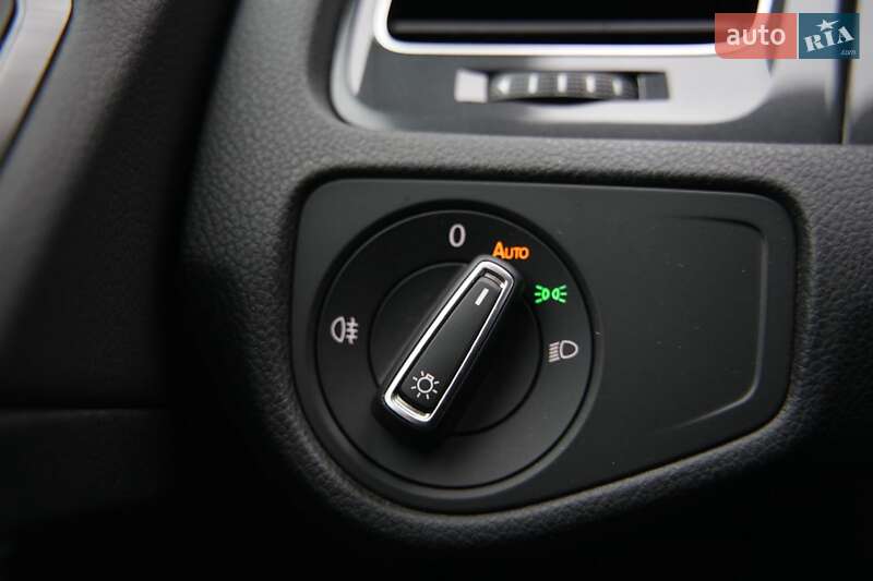 Хэтчбек Volkswagen e-Golf 2017 в Дубно