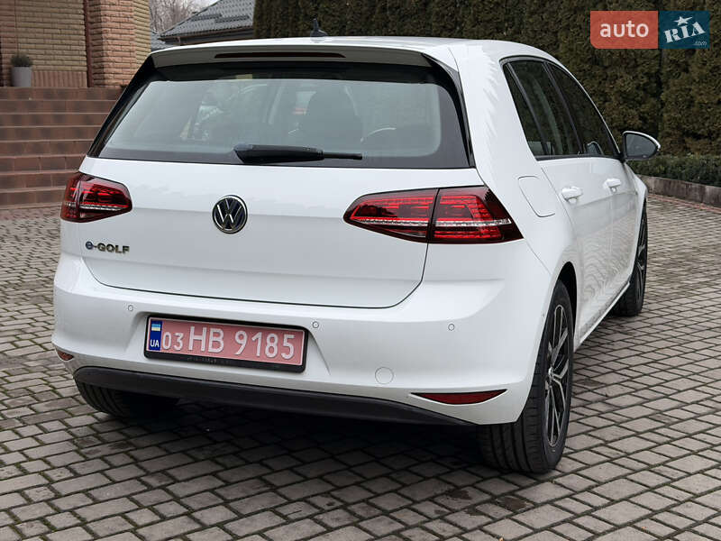 Хетчбек Volkswagen e-Golf 2015 в Рівному