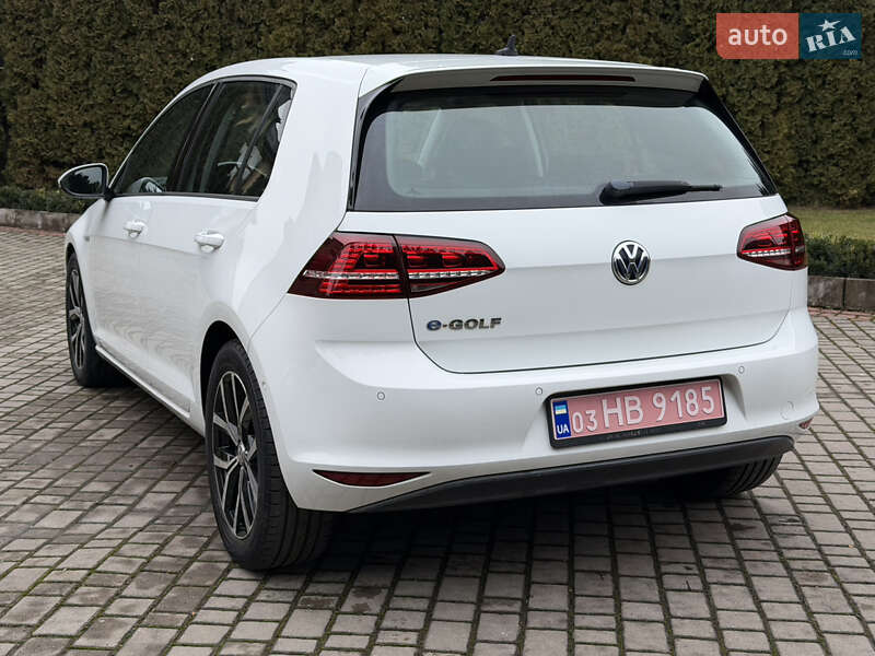 Хетчбек Volkswagen e-Golf 2015 в Рівному