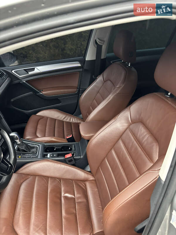 Хетчбек Volkswagen e-Golf 2015 в Іршаві фото 8 Хетчбек Volkswagen e-Golf 2015 в Іршаві