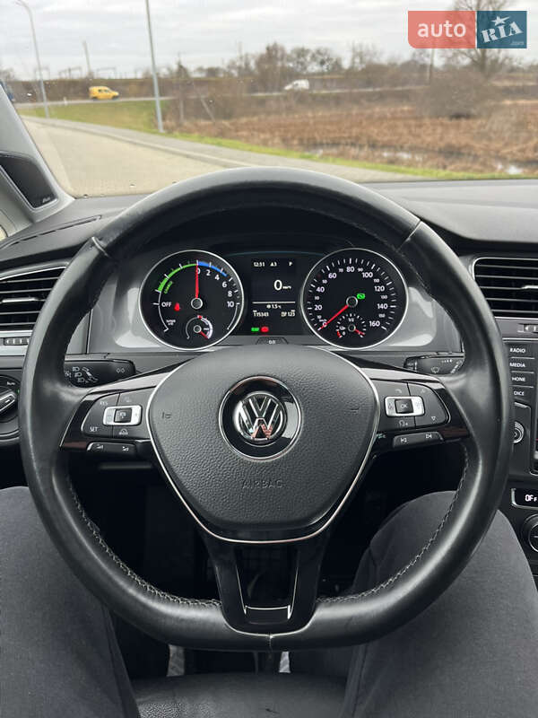 Хэтчбек Volkswagen e-Golf 2015 в Ковеле