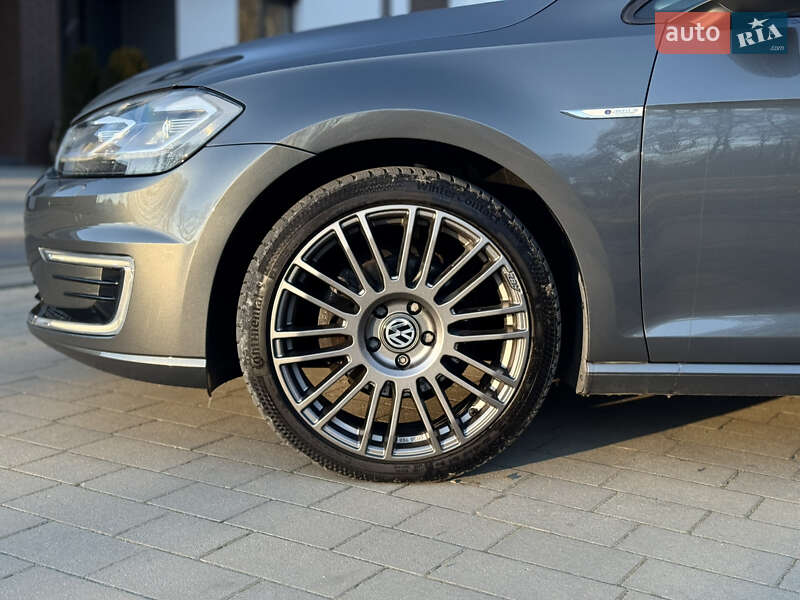 Хэтчбек Volkswagen e-Golf 2018 в Ковеле