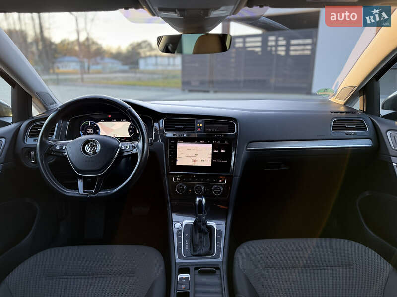Хэтчбек Volkswagen e-Golf 2018 в Ковеле