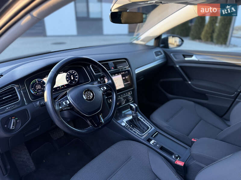 Хэтчбек Volkswagen e-Golf 2018 в Ковеле