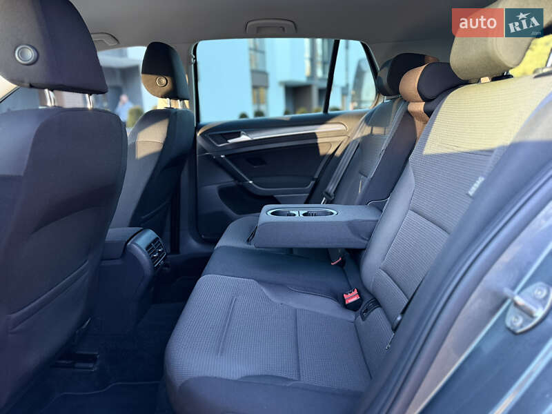 Хэтчбек Volkswagen e-Golf 2018 в Ковеле